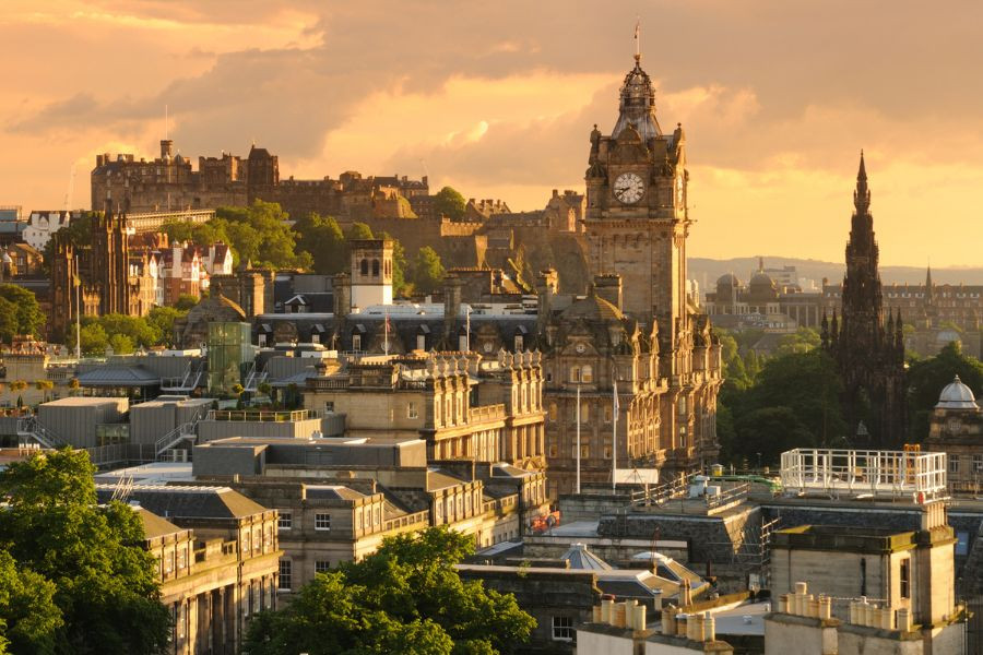 The Ultimate Guide to a Memorable Trip - Edinburgh Travel Tips on 2023  